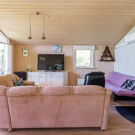6 Person In Logstor-by Traum * Logstor