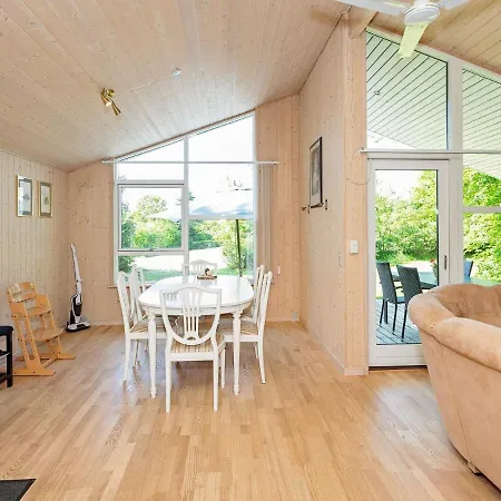 6 Person In Logstor-by Traum * Logstor