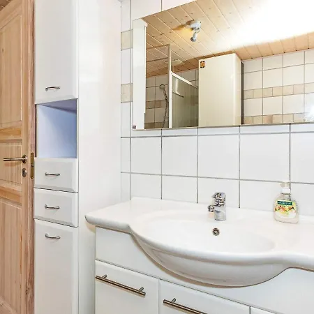 6 Person In Logstor-by Traum